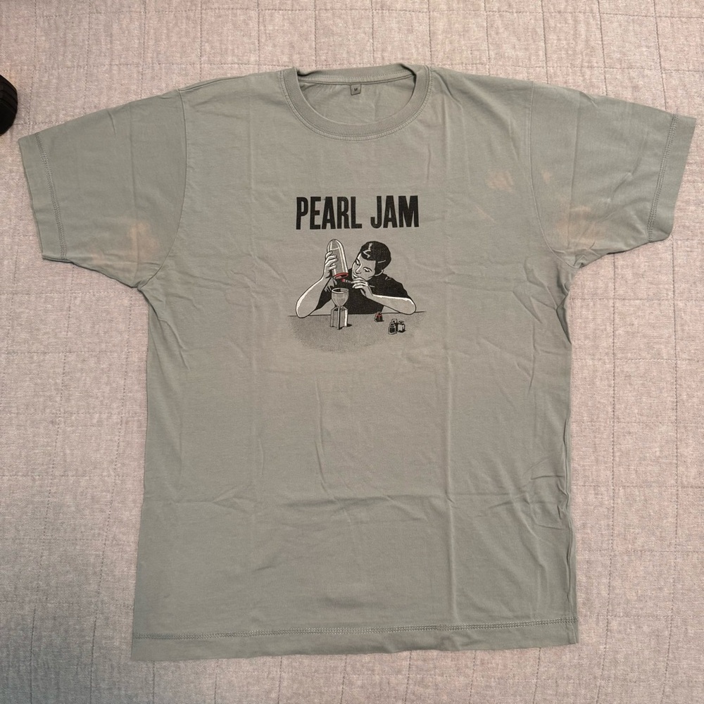 USED. Official Pearl Jam merch. 2012 Europe tour dates.